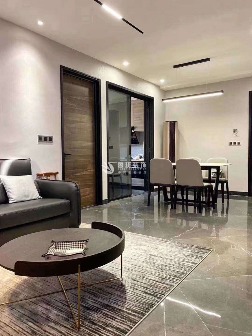 西安(ān)魯班裝(zhuāng)飾東新(xīn)花(huā)園160平米現代輕奢實景餐廳設計實景